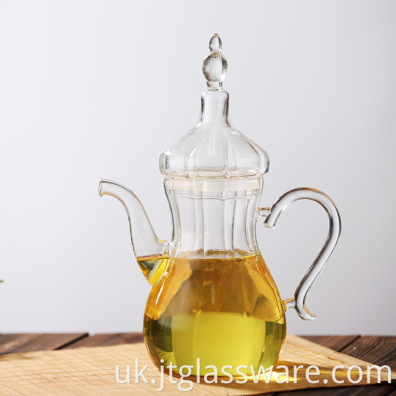 clear glass teapot